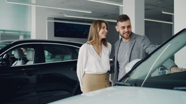 Financing vs leasing a new vehicle comparison