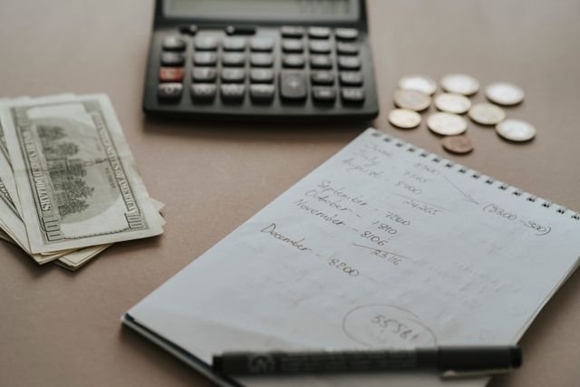 How to create a monthly budget that actually works